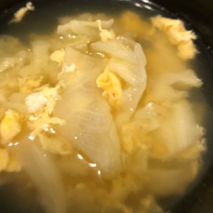 卵でまろやか♪キャベツの中華スープ